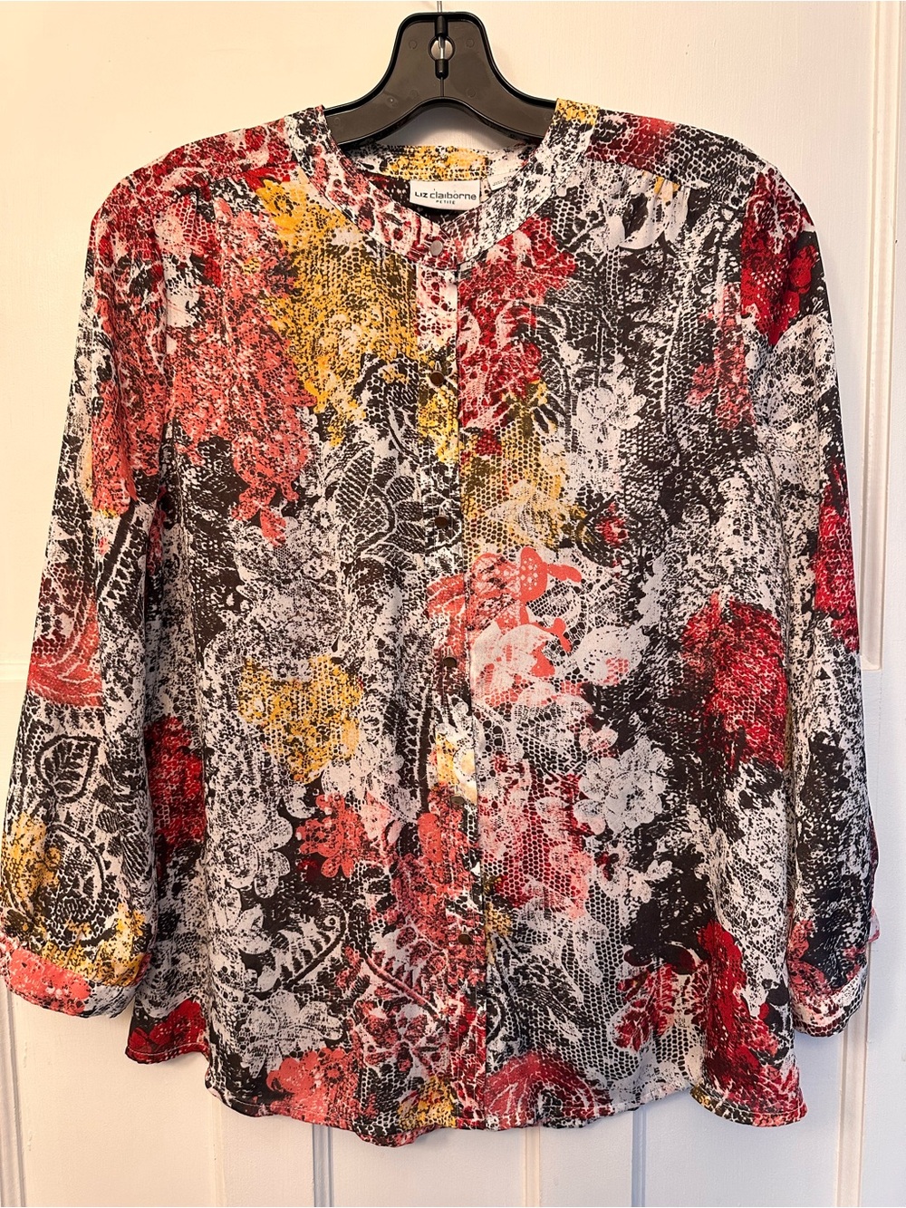 ⭐️ Liz Claiborne Med Multicolor Floral Print Button-Up Blouse